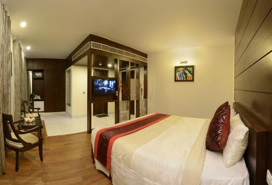 Hotel Atulyaa Taj
